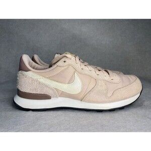 Nike Women’s Size 8 Waffle Sole Internationalist Running Shoes 828407-211 Pink